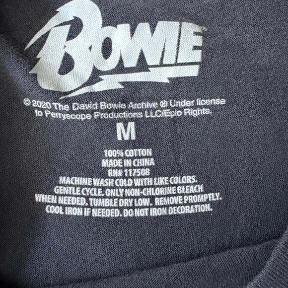 David Bowie Vintage Graphic Band Tee Black Distressed Rock Shirt Y2K Concert Y2K - Picture 4 of 9